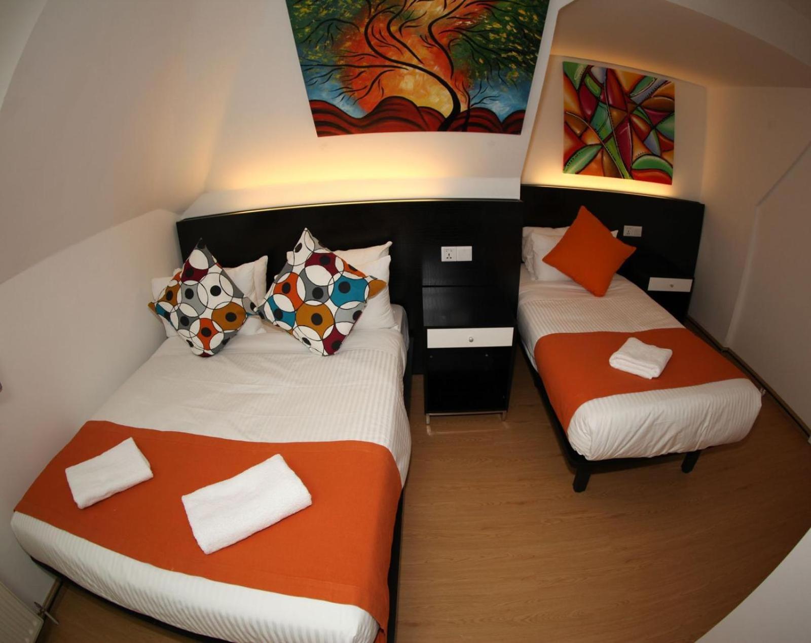 Heathrow Inn Hotel Хитроу Экстерьер фото