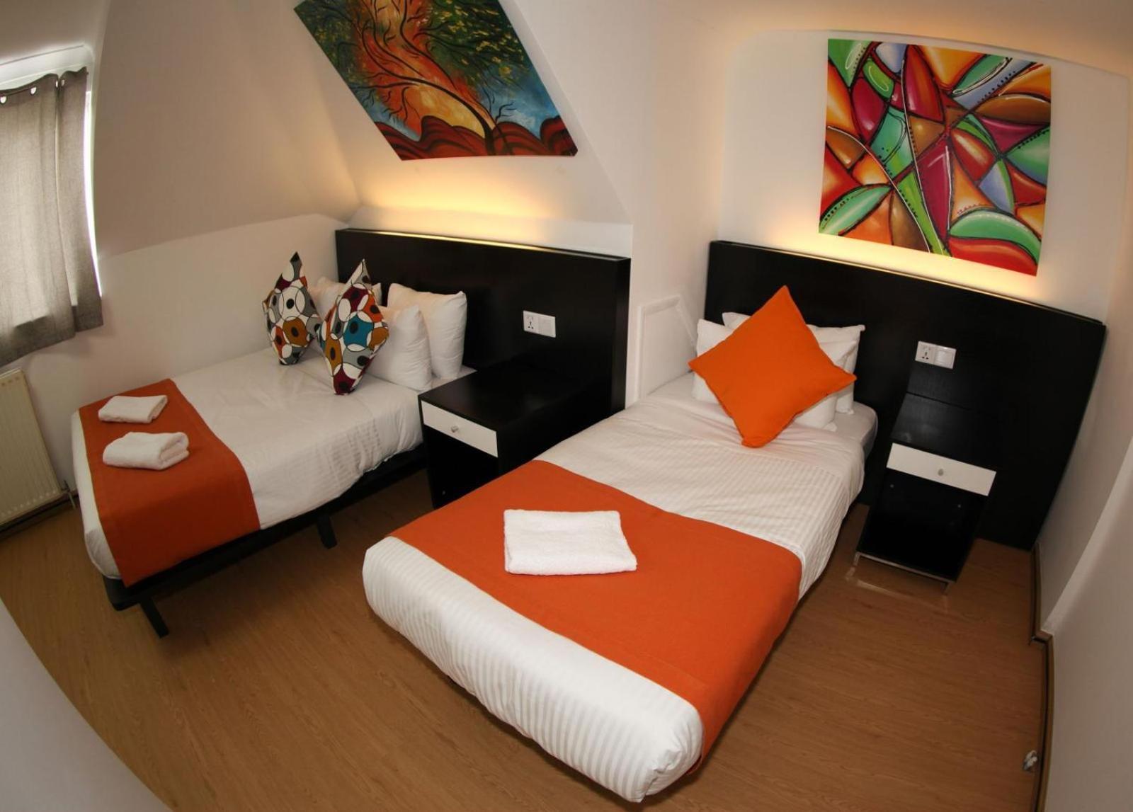 Heathrow Inn Hotel Хитроу Экстерьер фото