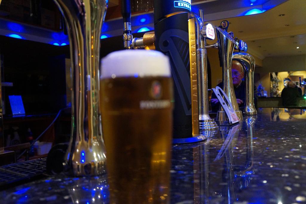 Heathrow Inn Hotel Хитроу Экстерьер фото
